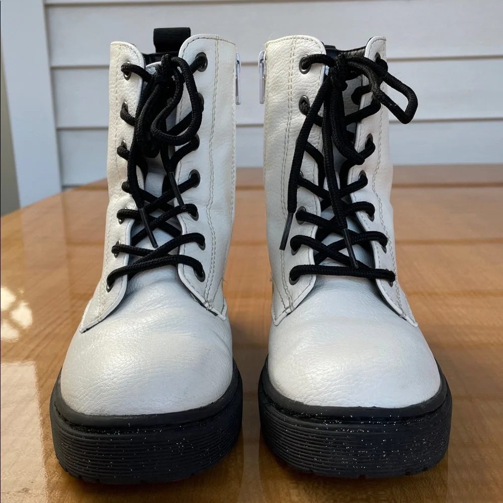Sincerely Jules Girls White Lace-Up Ankle Boots Size 1